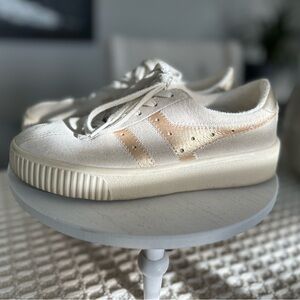 Women’s Gola Sneakers 7